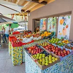 Estivo Premium Mobile Homes On Bella Italia Camping Peschiera del Garda