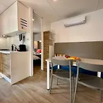 Estivo Premium Mobile Homes On Bella Italia Camping Peschiera del Garda